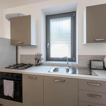 Apartment Ca Cia - Red Flat Gardone Riviera